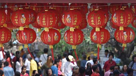 携手相伴，为#没有回家过年的他们#点赞~